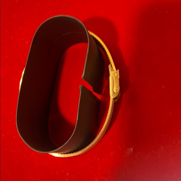 Watch - Picture 2 of 4